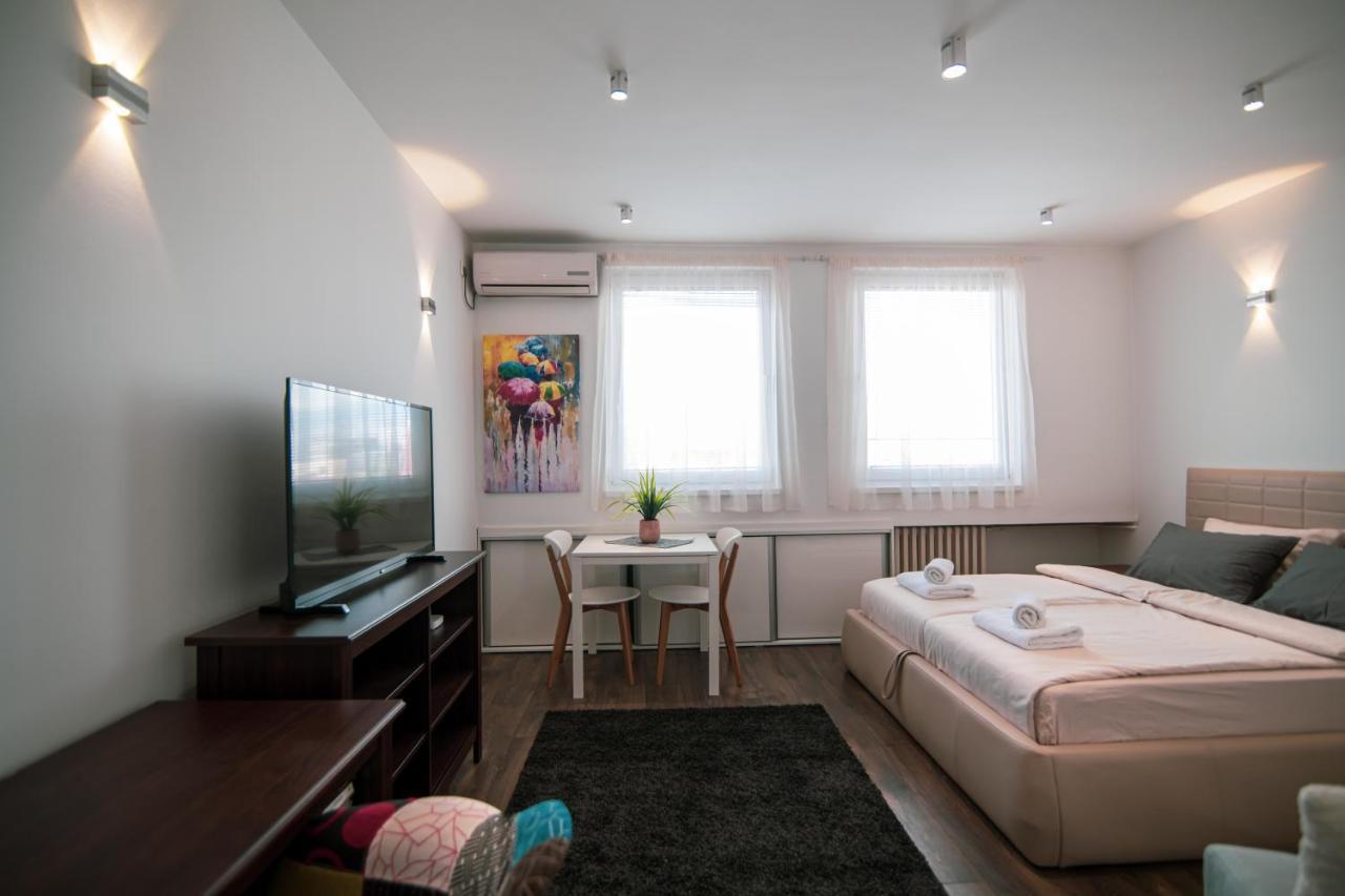 5 Star Central Studio Skopje Eksteriør bilde