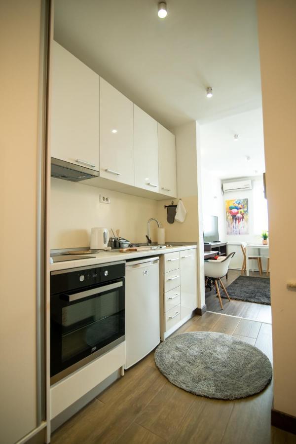 5 Star Central Studio Skopje Eksteriør bilde