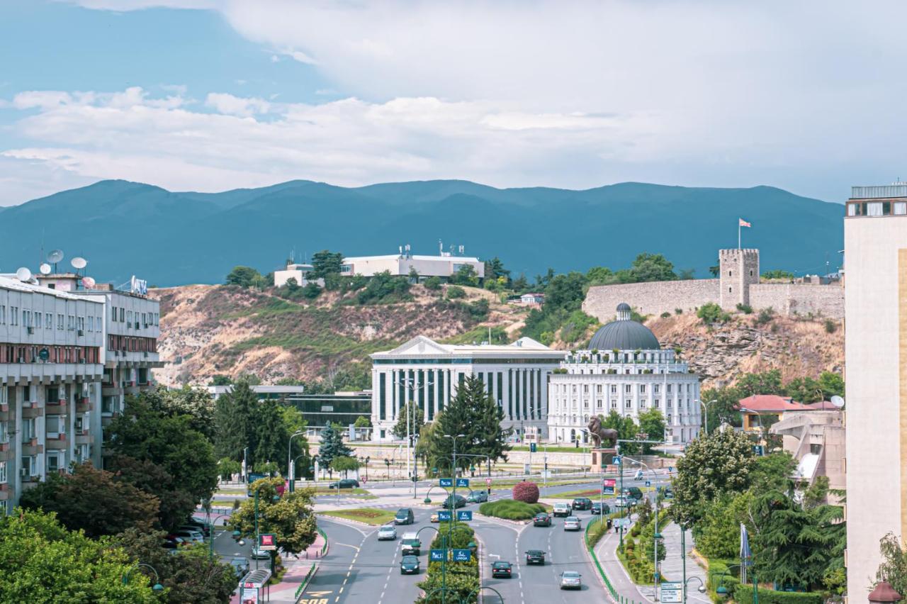 5 Star Central Studio Skopje Eksteriør bilde